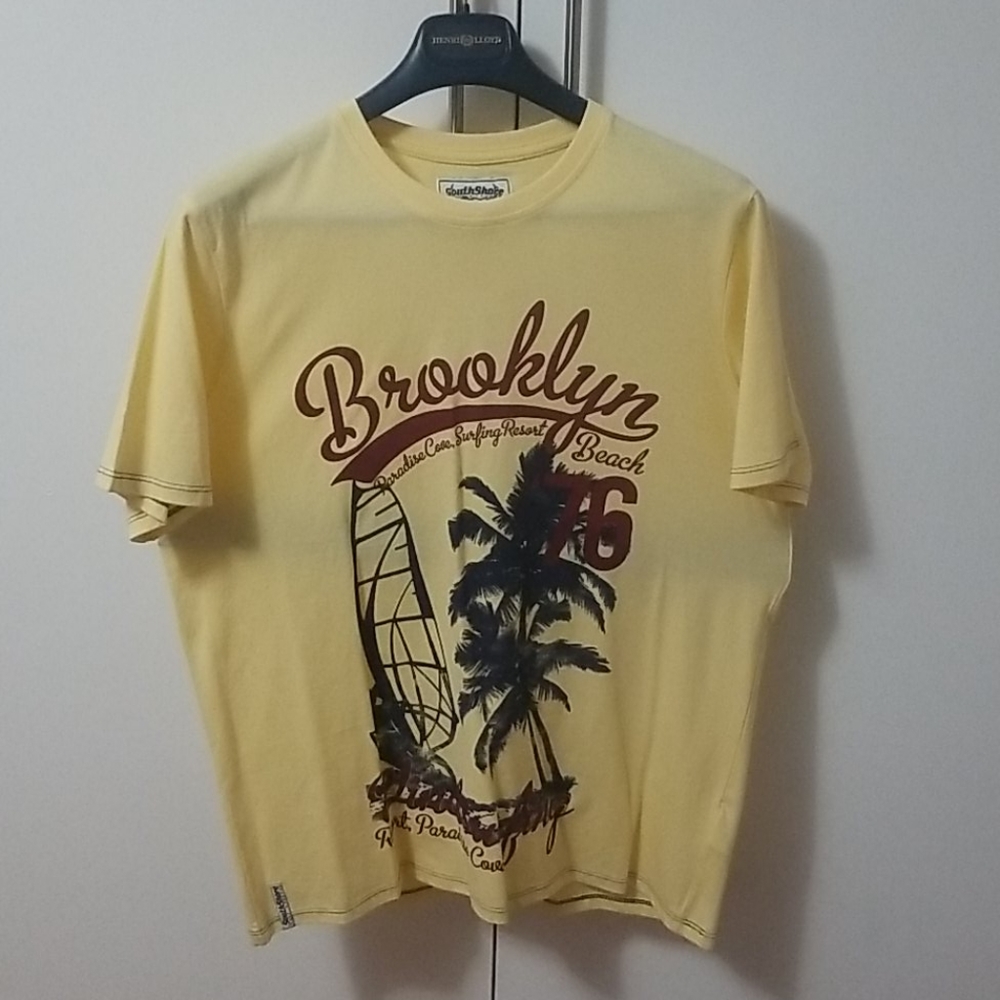 Men's Tshirt  ( new )